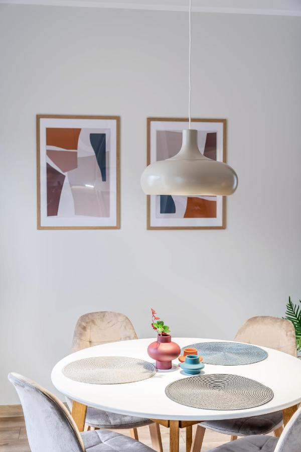 Central Apartment - 2 Pokoje W Samym Centrum Miasta อิวาวา ภายนอก รูปภาพ